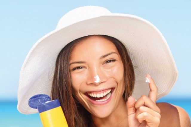 Here’s The Perfect Time To Reapply Your Sunscreen