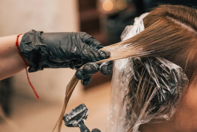Memahami Mitos dan Fakta Seputar Pewarnaan Rambut