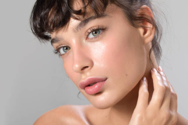 Rahasia untuk Tampilan Glowing, Ini Dia 8 Tips Makeup untuk Tampilan Kulit Bersinar