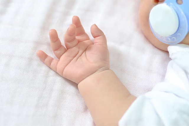 Cara Memilih Skincare Bayi Baru Lahir yang Aman dan Tepat