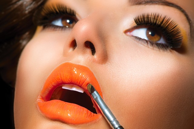 7 Warna Lipstik yang Membuat Wajah Cerah dan Tampil Mempesona untuk Dicoba