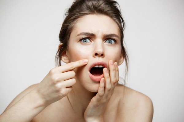 Inilah 5 Bahan Berbahaya dalam Kosmetik dan Efek Samping yang Harus Kamu Tahu!