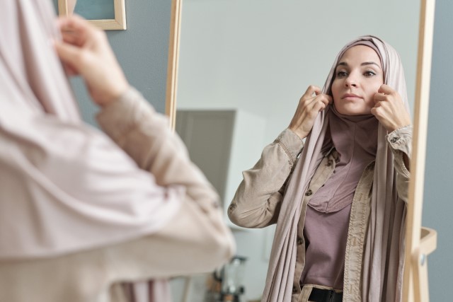 Tips Merawat Rambut untuk yang Pakai Hijab Simpel dan Praktis Terapkan Yuk