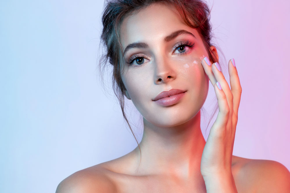 Untuk Mendapatkan Hasil Kulit Glowing, Bolehkah Memakai Skincare Berbeda Merk?