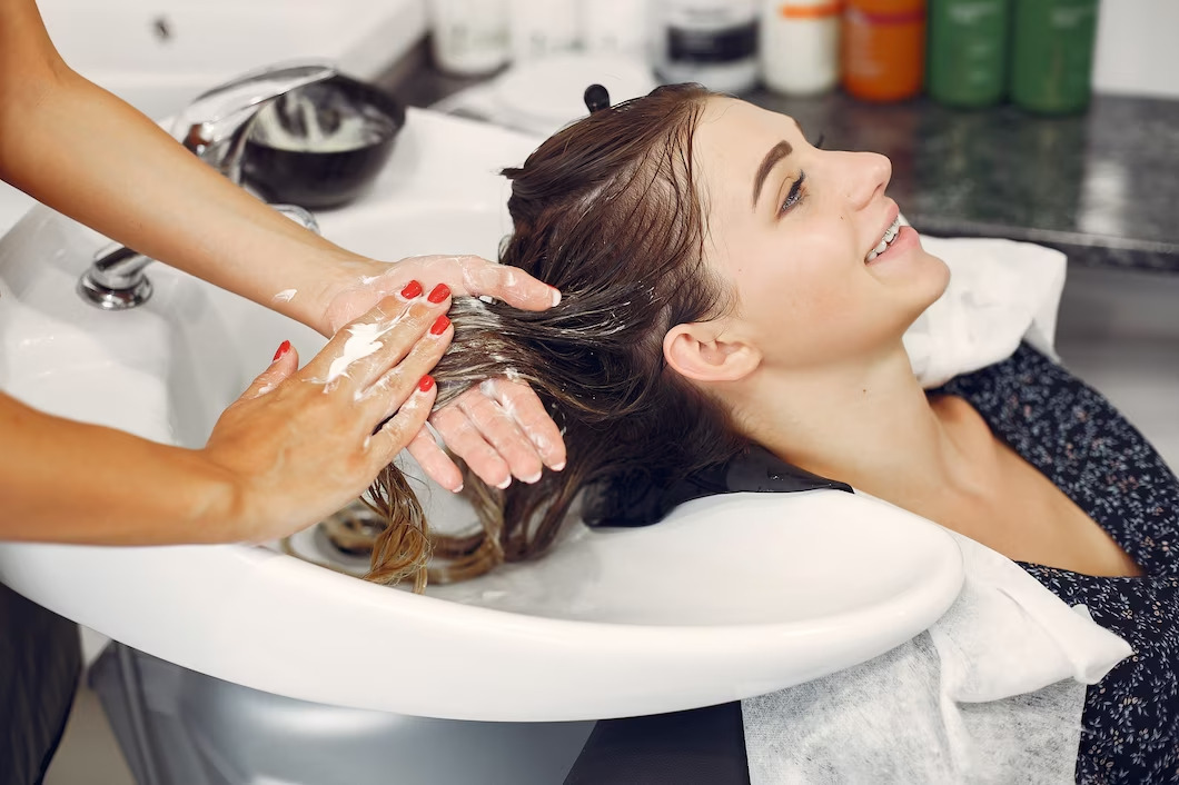 3+ Rekomendasi Shampoo yang Paling Ampuh Merangsang Pertumbuhan Rambut