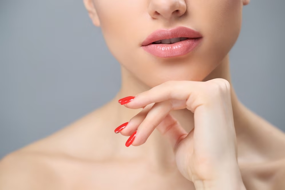 Rekomendasi Lip Scrub untuk Bibir Hitam, Dijamin Kembali Merah Merona!
