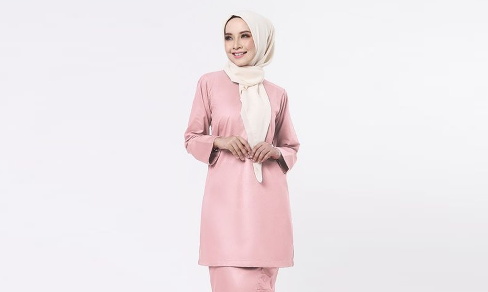 Rekomendasi Warna Jilbab yang Cocok untuk Baju Warna Dusty Ungu