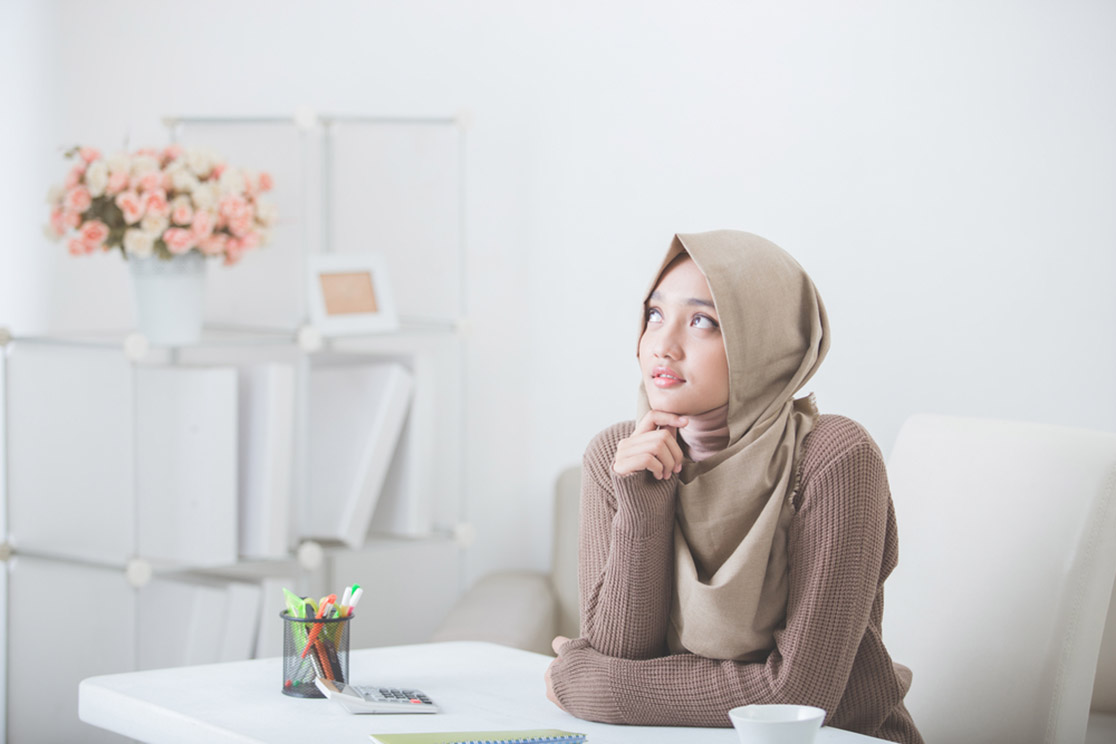 Rekomendasi Warna Hijab untuk Baju Cream yang Pas dan Cocok untuk Dicoba