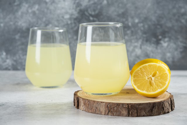 Mencengangkan! Simak Fakta Tentang Bahaya Air Lemon untuk Wajah, Jangan Berlebihan!