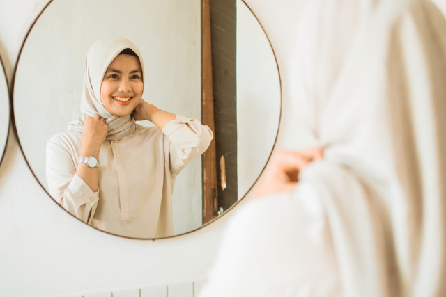 Haircare Routine untuk Kamu yang Menggunakan Hijab, Bikin Rambut Tetap Sehat!
