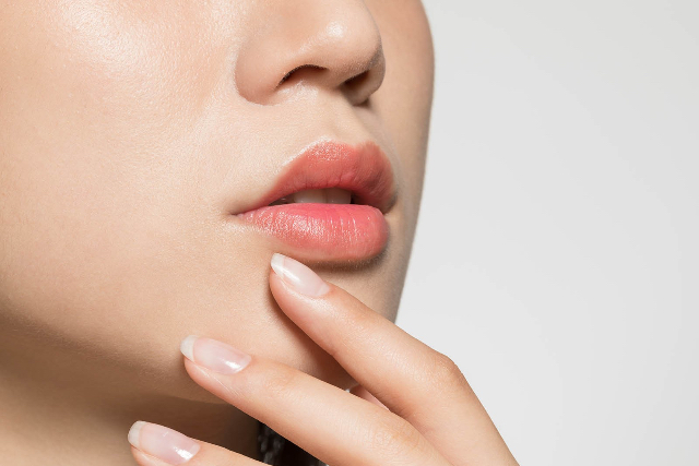 Tips Efektif untuk Mencerahkan Bibir Gelap
