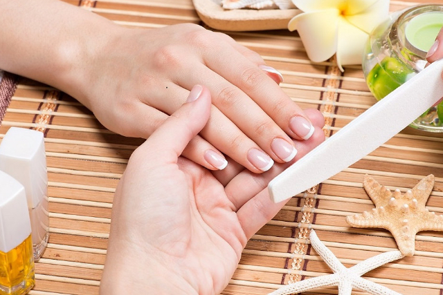 Tips Manicure Agar Kuku Terlihat Lebih Cantik dan Sehat