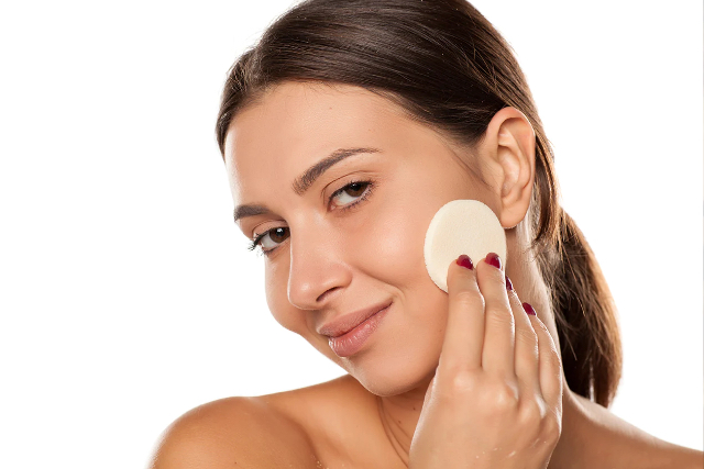 Do's and Don'ts Menggunakan Compact Powder: Panduan untuk Base Makeup Tampak Flawless