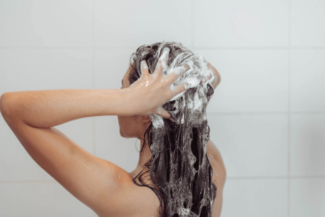 Do's and Don'ts Setelah Keramas: Cara Merawat Rambut dengan Benar