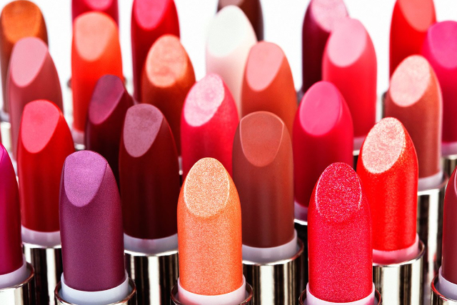 Tips Untuk Memilih Lipstik Sesuai dengan Undertone Kulitmu