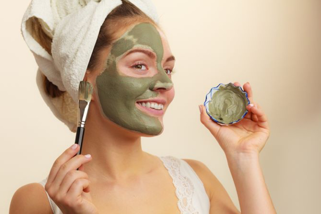 Yuk Ketahui Perbedaan Antara Clay Mask dan Gel Mask untuk Perawatan Kulit