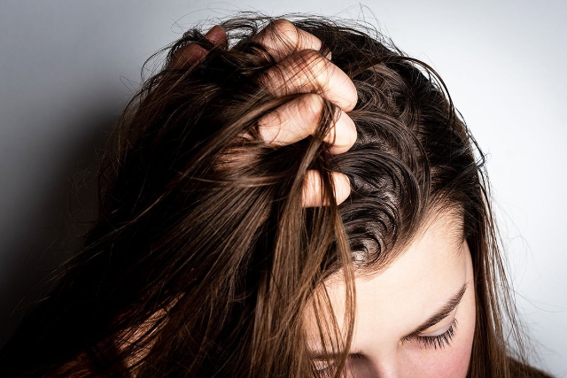 Tips Perawatan Untuk Kamu yang Memiliki Rambut Berminyak dan Lepek