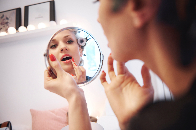 7 Kesalahan yang Dilakukan oleh Pemula dalam Makeup