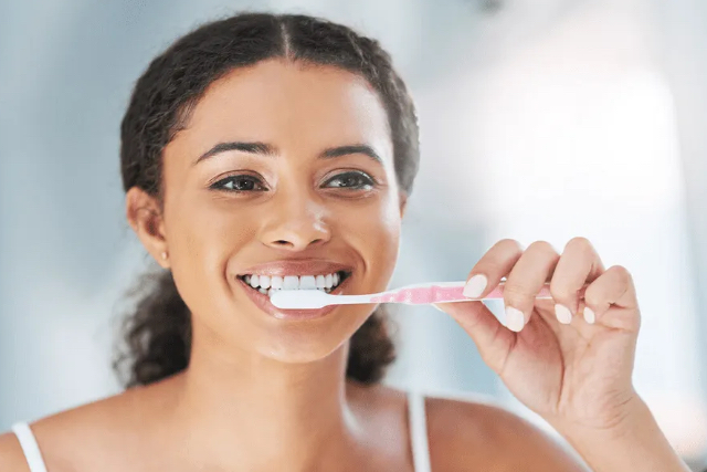Tips Menjaga Kesehatan Gigi untuk Senyum yang Lebih Menawan
