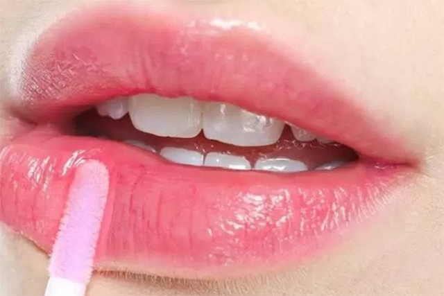Pilihan Lip Serum untuk Memerahkan Bibir Dengan Cepat