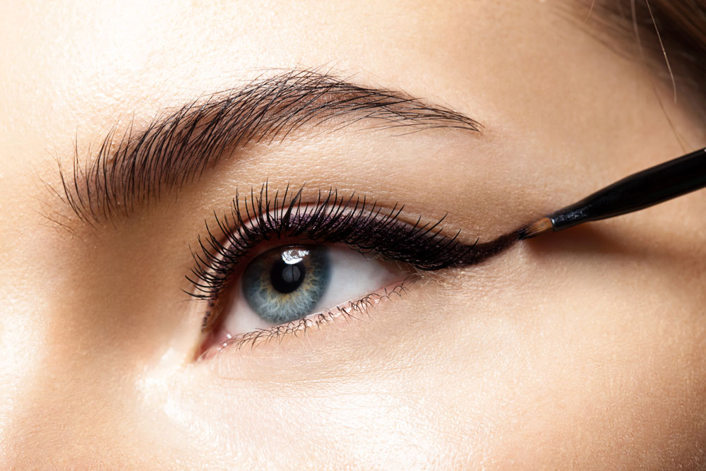 Cara Membuat Eyeliner untuk Pemula Dengan Mudah, Yuk Simak Panduannya di Sini!