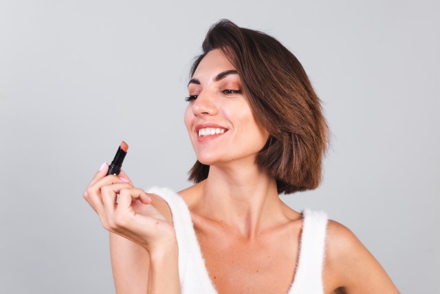 Bingung Mana yang Cocok? Ini Cara Memilih Lipstik Sesuai Warna Kulitmu