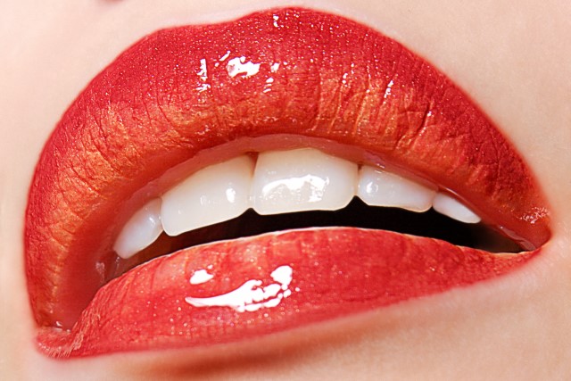 Warna Lipstik Implora untuk Ombre Kekinian, Ini Shade Favoritnya!