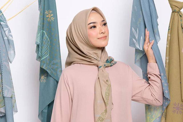 6 Warna Hijab yang Bikin Wajah Cerah, Kamu Wajib Punya!