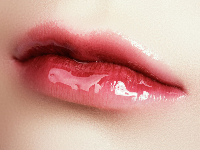 Top 5 Lipstick Merah Lokal untuk Ombre Lips, Murah Meriah Bikin Bibir Merekah