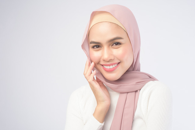 Simpel, Begini Tips Make Up Natural Hijab Remaja Kulit Sawo Matang