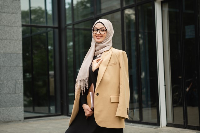 Tampil Memukau dengan Gaya Hijab Wanita Tahun 2021 Berikut Ini