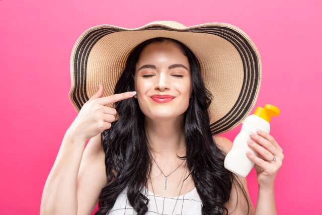 Bebas Beraktivitas Tanpa Takut Panas, Inilah 5 Rekomendasi Sunscreen untuk Kulit Berjerawat