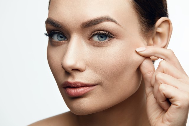 Tips Agar Makeup Tahan Lama untuk Kulit Berminyak dan Berjerawat