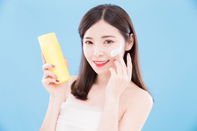 Rekomendasi Sunscreen yang Dijual di Alfamart, Terbukti Bagus Lindungi Wajah Dari Matahari