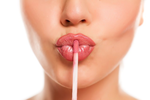 10 Rekomendasi Lipstik Terbaik untuk Bibir Sehat dan Berwarna