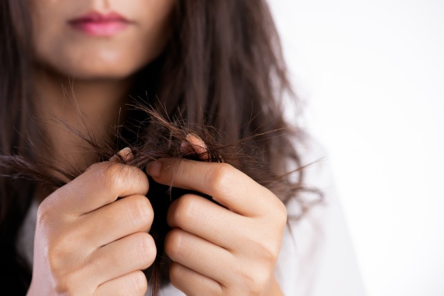 5 Penyebab Rambut Lurus Menjadi Keriting dan Cara Mengatasinya agar Bisa Kembali Lurus Lagi