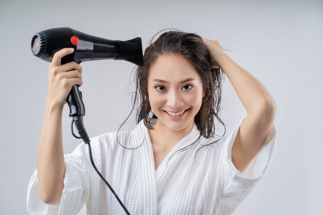 Rekomendasi Hair Dryer yang Bagus untuk Perawatan Rambut Seperti di Salon