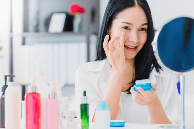 Ini 8 Kandungan Basic Skincare Routine yang Harus Kamu Punya, Girls!