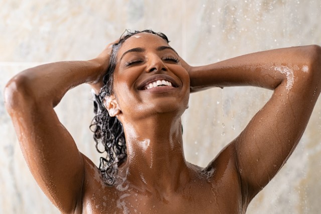 Pilihan Shampoo untuk Rambut Keriting yang Bagus Dijadikan Perawatan, Ada Apa Saja?