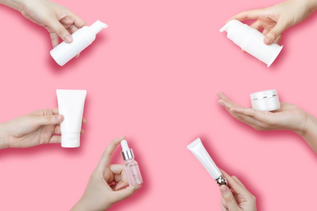 Biar Gak Makin Parah, Ini Basic Skincare untuk Kulit Berjerawat Girls!