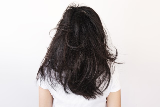 Mengatasi Rambut Mengembang! Hair Care Untuk Rambut Mengembang