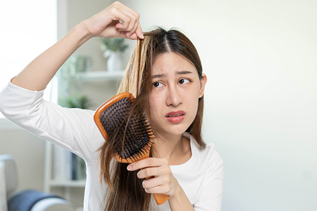 Kenapa Rambut Susah Disisir? Simak Penjelasan dan Cara Merawatnya!