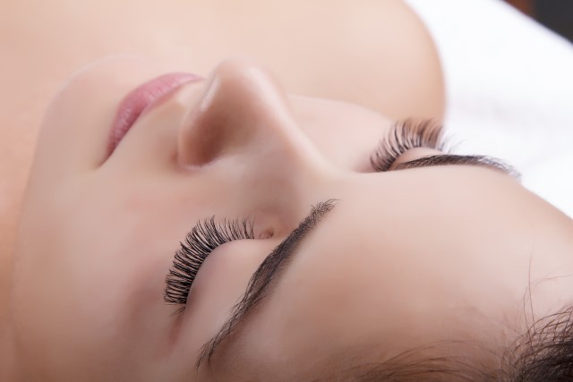 Kenali Jenis Bulu Eyelash Extension Sebelum Mencobanya, Jangan Cuma Ikut-Ikutan