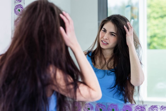 Mengenal 4 Penyebab Rambut Mengembang dan Kering Karena Rusak