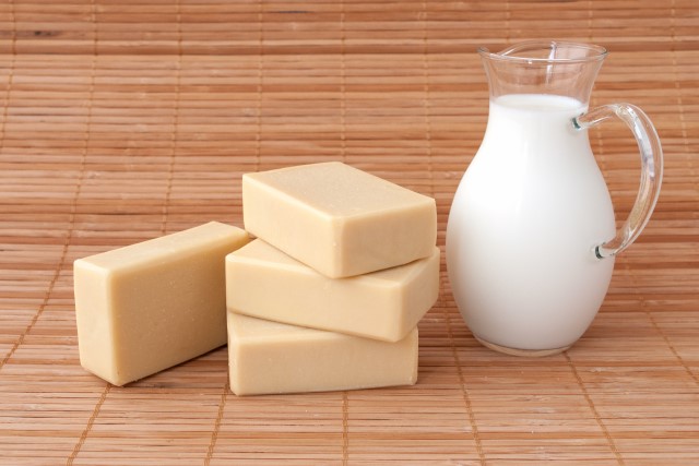 4 Manfaat Sabun Susu Kambing, Benarkah Lebih Bagus dari Sabun Biasa?