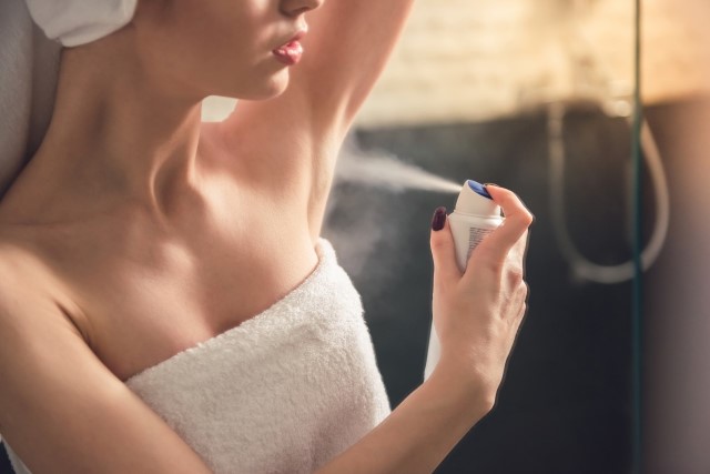 Kendalikan Bau Badan! Inilah Rekomendasi Deodorant Spray untuk Wanita