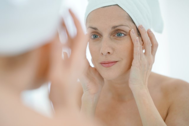 6 Produk Skincare untuk Usia 40 Tahun agar Tetap Awet Muda