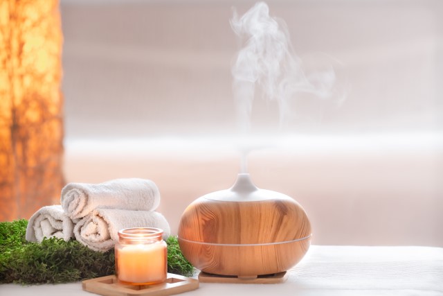 Rekomendasi Pewangi Ruangan Aroma Terapi yang Bikin Tenang dan Nyaman