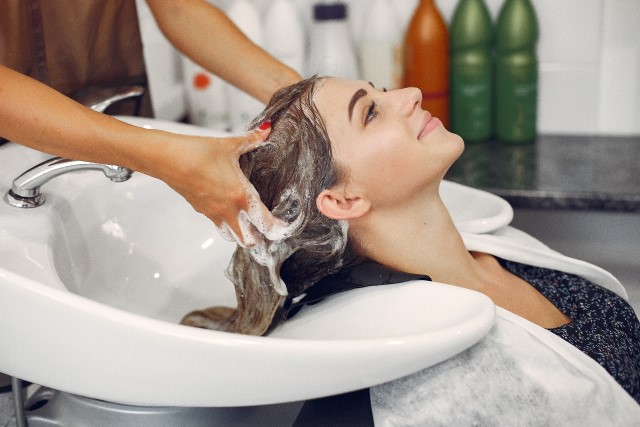 Detox Rambut di Salon, Apa Saja Prosesnya?