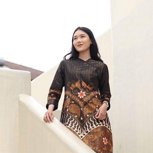 Berbagai Model Dan Jenis Celana Yang Cocok Untuk Baju Batik Wanita